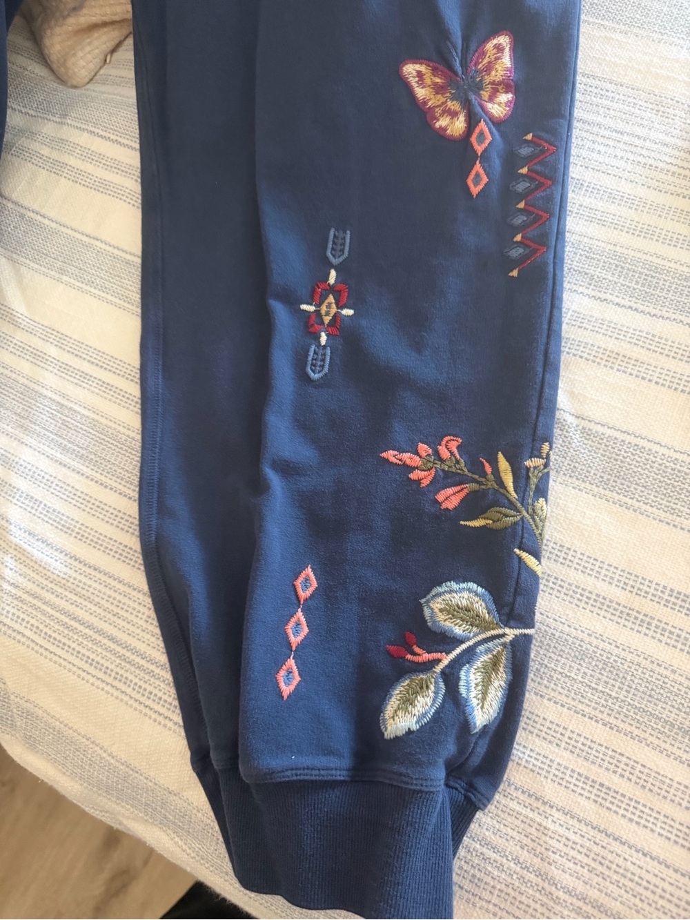 Johnny Was Woman's Navy Embroidered Jogger Pants 1X - Picture 3 of 8